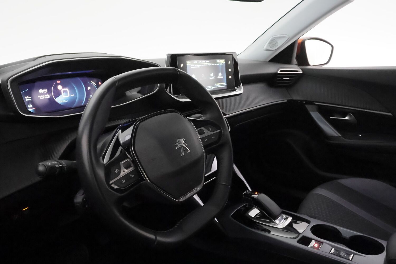 Peugeot e-2008 vaihtoauto