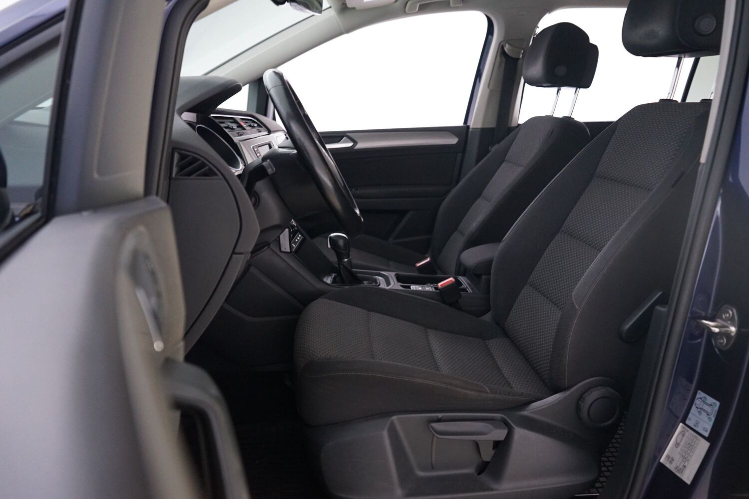Volkswagen Touran vaihtoauto
