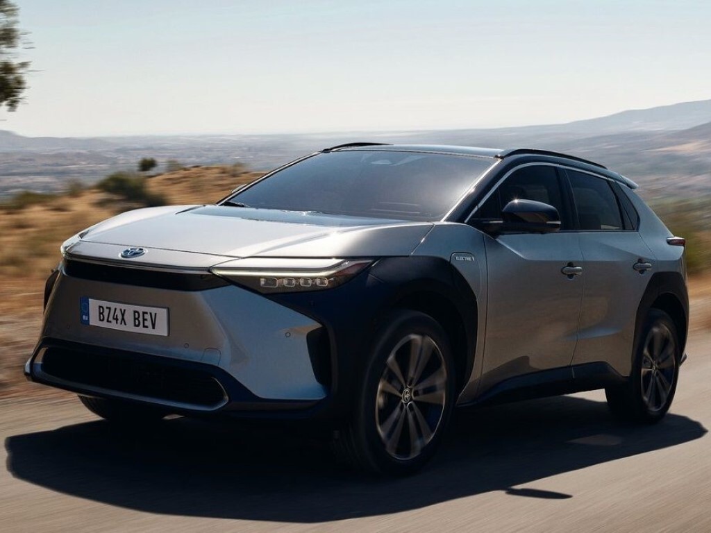 Toyota bZ4X, Maastoauto. Uusi auto, työsuhdeauto. Laske hinta, autoetu ...
