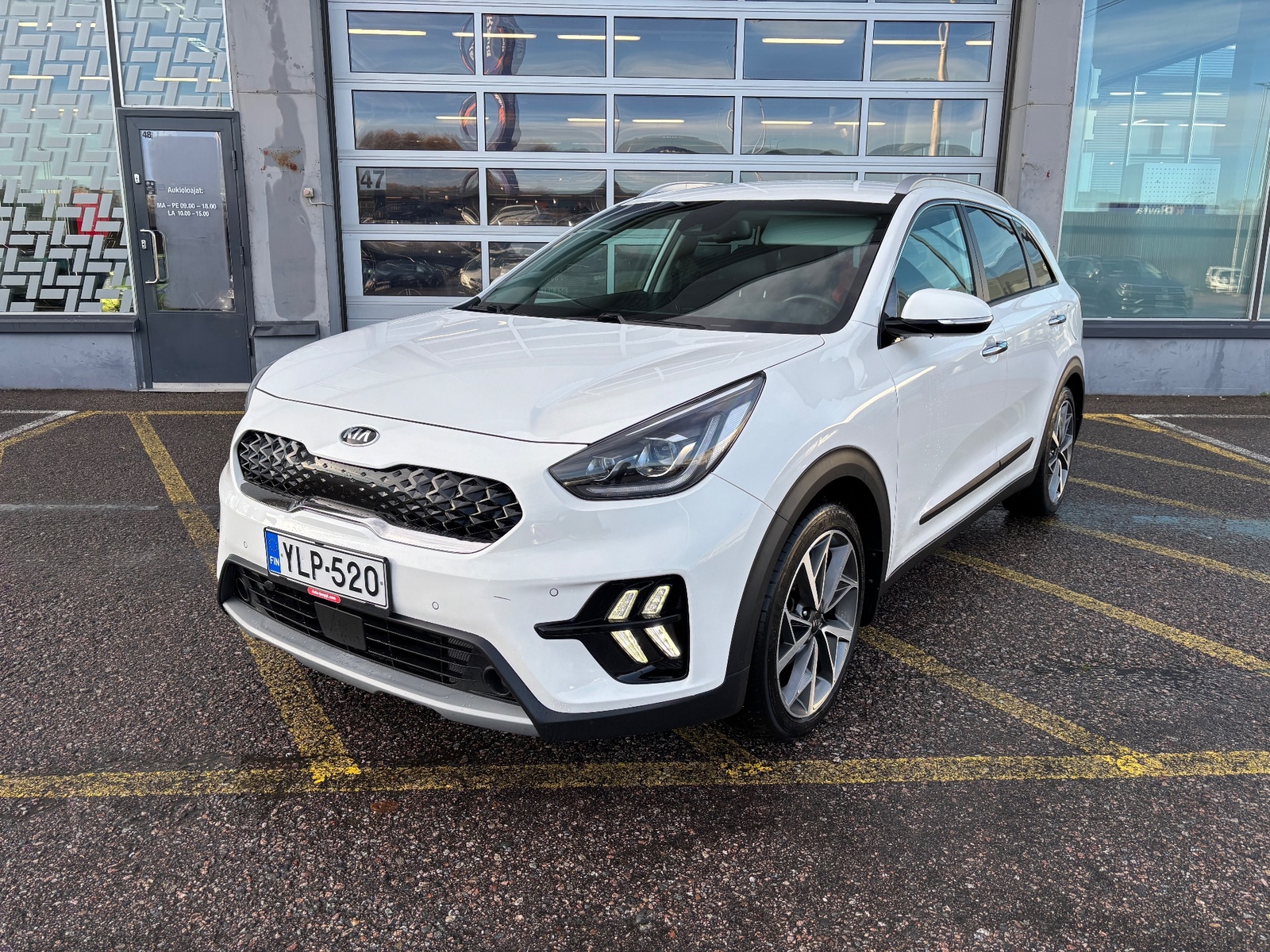 Kia Niro 1,6 GDI Hybrid Business Premium DCT / Adapt. vakionopeudensäädin / Peruutuskamera / LED-ajovalot
