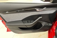 1.5 TSI 150 Style eTEC DSG Autom. - Uusi ja ajamaton - Nopeaan toimitukseen / Vetokoukku / Velvet Red Premiumväri / Sähköisesti säädettävät etuistuimet heti ajoon Skoda Octavia