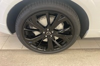 T8 AWD Long Range High Performance Ultra Black Edition heti ajoon Volvo XC60