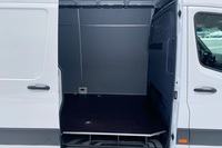heti ajoon Mercedes-Benz Sprinter