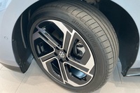 Tourer GTX 4MOTION 75-v Juhlamalli 250 kW, akku 86 kWh heti ajoon Volkswagen ID.7