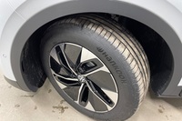 Pro 4MOTION Elegance 75-v Juhlamalli 210 kW, akku 77 kWh heti ajoon Volkswagen ID.4