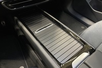Pro Elegance 75-v Juhlamalli 210 kW Akku 77 kWh heti ajoon Volkswagen ID.7