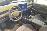 Pro Elegance 75-v Juhlamalli 210 kW, akku 77 kWh | Korko 1,49%+kulut | Mukautuva alustansäätö | heti ajoon Volkswagen ID.7