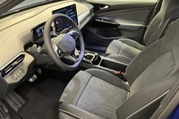 Pro 4MOTION Elegance 75-v Juhlamalli 210 kW, akku 77 kWh* Heti toimitukseen* heti ajoon Volkswagen ID.4