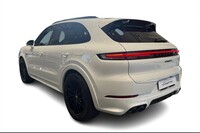 heti ajoon Porsche Cayenne