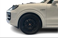 heti ajoon Porsche Cayenne