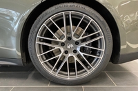 heti ajoon Porsche Panamera