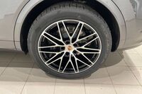 heti ajoon Porsche Cayenne