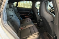 heti ajoon Porsche Taycan
