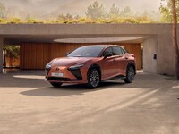 uusi Lexus RZ