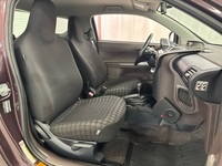 Toyota iQ vaihtoauto