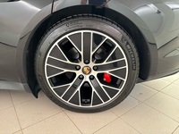 Porsche Taycan vaihtoauto