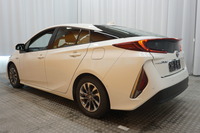 Toyota Prius PHEV vaihtoauto