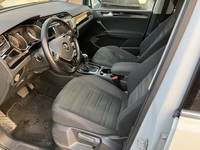 Volkswagen Touran vaihtoauto