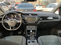 Volkswagen Touran vaihtoauto