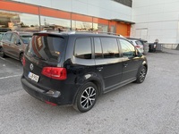 Volkswagen Touran vaihtoauto