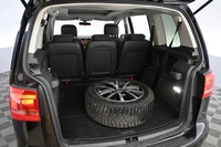 Volkswagen Touran vaihtoauto