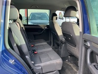 Volkswagen Touran vaihtoauto