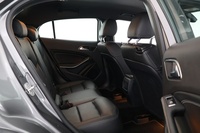 Mercedes-Benz GLA vaihtoauto