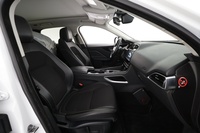 Jaguar F-PACE vaihtoauto