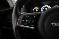 Jaguar F-PACE vaihtoauto