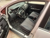 Nissan Tiida vaihtoauto