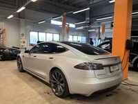 Tesla Model S vaihtoauto