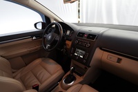 Volkswagen Touran vaihtoauto