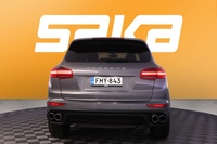 Porsche Cayenne vaihtoauto