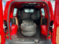 Ford Transit Courier vaihtoauto