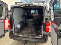 Opel Vivaro vaihtoauto