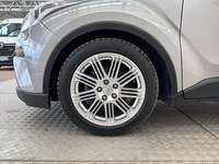 Toyota C-HR vaihtoauto