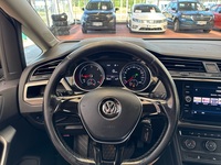 Volkswagen Touran vaihtoauto