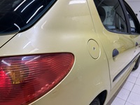 Peugeot 206 vaihtoauto