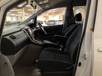 Toyota Alphard vaihtoauto