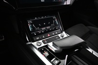 Audi Q8 e-tron vaihtoauto