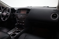 Nissan Pathfinder vaihtoauto