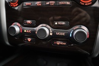 Nissan Pathfinder vaihtoauto