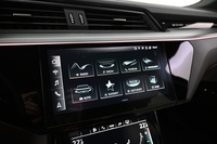 Audi Q8 e-tron vaihtoauto