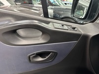 Opel Vivaro vaihtoauto