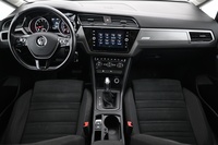 Volkswagen Touran vaihtoauto