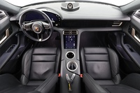 Porsche Taycan vaihtoauto