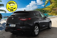 Alfa Romeo Stelvio vaihtoauto