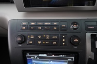 Nissan Elgrand vaihtoauto