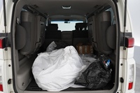 Nissan Elgrand vaihtoauto