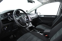 Volkswagen Touran vaihtoauto